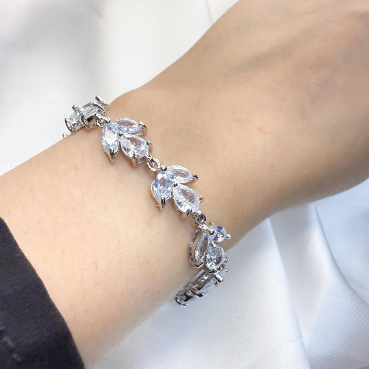 Leaf Stone style Female Bracelet